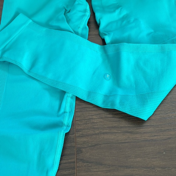 Lululemon compression pant - Picture 2 of 2